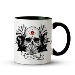 Caneca RPG – Falha Crítica “Mas… você tropeça” Preta - Imagem 1
